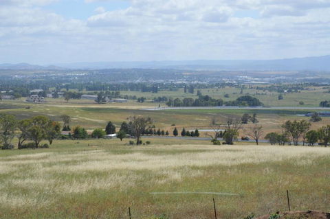 BATHURST GOLDFIELDS RESIDENCE On MOUNT PANORAMA - Maitland Accommodation 4