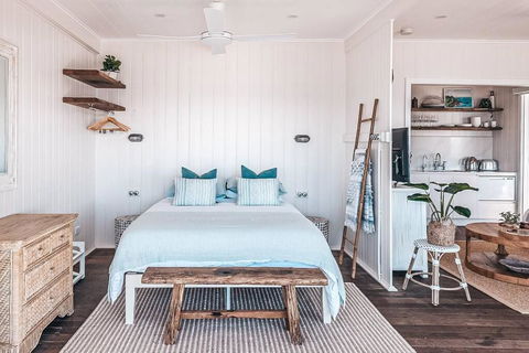 BAY PROPERTIES . Beach House Studio - Maitland Accommodation 4