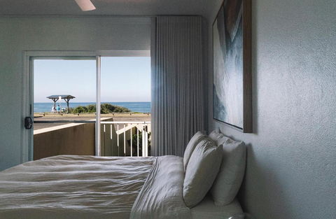 BAY PROPERTIES . Ocean Sounds - Maitland Accommodation 4