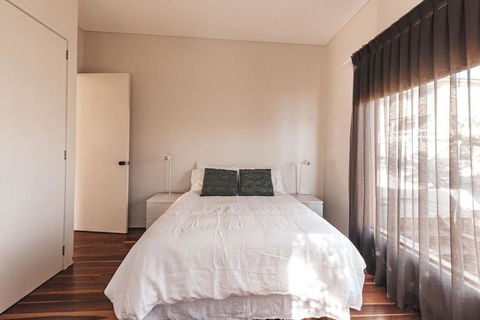 BAY PROPERTIES . The Big Chill - Maitland Accommodation 4