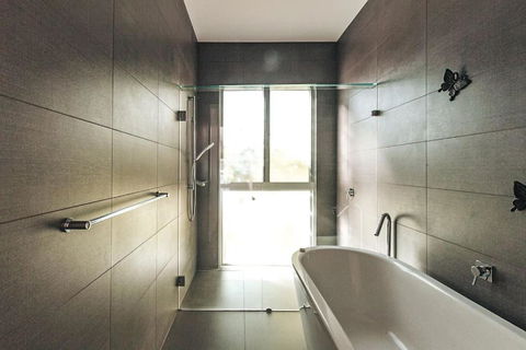 BAY PROPERTIES . The Chill - Maitland Accommodation 4