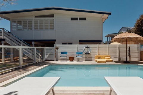 BAY PROPERTIES . The Sailors Bungalow - Maitland Accommodation 2