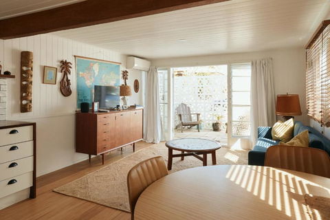 BAY PROPERTIES . The Sailors Bungalow - Maitland Accommodation 0