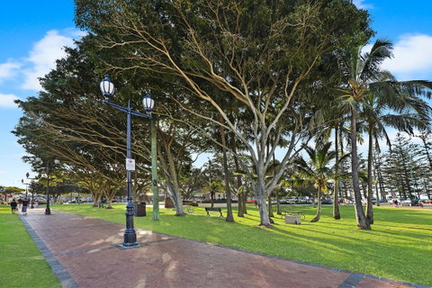 Pacific Regis Beachfront Holiday Apartments - Maitland Accommodation 18