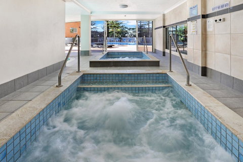 Pacific Regis Beachfront Holiday Apartments - Maitland Accommodation 5