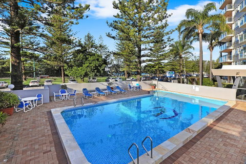 Pacific Regis Beachfront Holiday Apartments - Maitland Accommodation 4