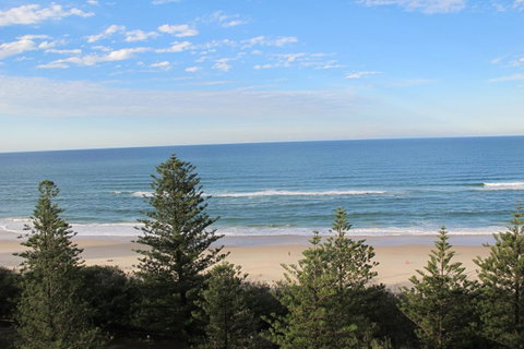 Pacific Regis Beachfront Holiday Apartments - Maitland Accommodation 11