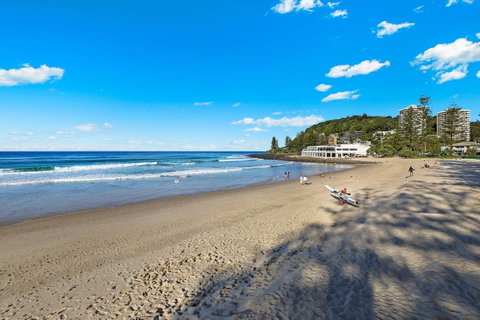 Pacific Regis Beachfront Holiday Apartments - Maitland Accommodation 2