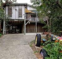 Five Bimba Tractor House - Maitland Accommodation