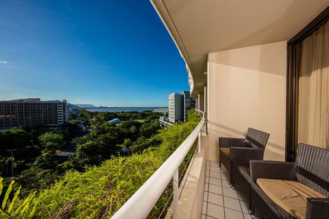 Hilton Cairns - Maitland Accommodation 27