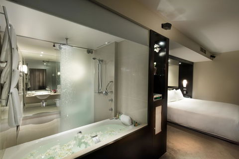 Hilton Cairns - Maitland Accommodation 19