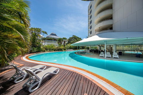 Hilton Cairns - Maitland Accommodation 13