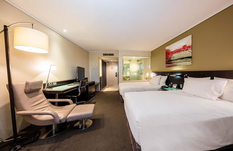 Hilton Cairns - Maitland Accommodation 11