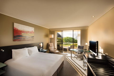 Hilton Cairns - Maitland Accommodation 9