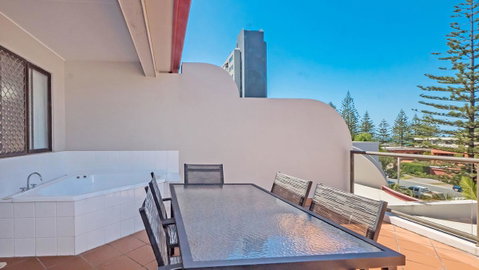Burleigh On The Beach - Maitland Accommodation 27