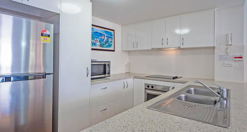 Burleigh On The Beach - Maitland Accommodation 25