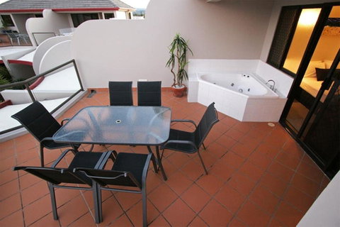 Burleigh On The Beach - Maitland Accommodation 30