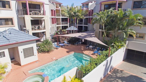 Burleigh On The Beach - Maitland Accommodation 7