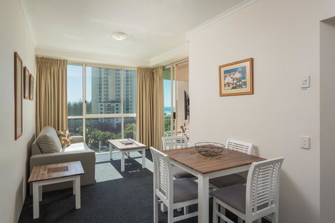 Maldives Resort Main Beach, Gold Coast - Maitland Accommodation 9