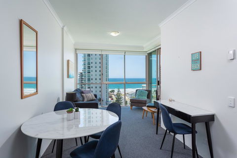 Maldives Resort Main Beach, Gold Coast - Maitland Accommodation 21