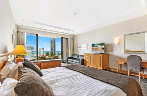 Deluxe King Room In Gold Tower - Maitland Accommodation 0