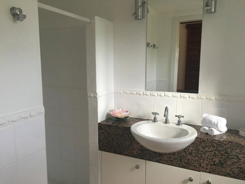 Martinique On Macrossan - Maitland Accommodation 9
