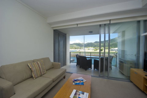 Blue On Blue Superior Studio Room 1241 - Maitland Accommodation 6