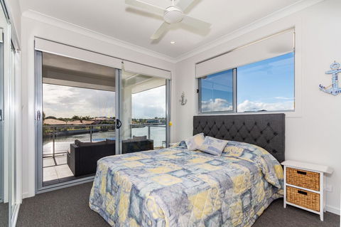 Stunning Canal Home Oh So Close To The Waterfront - Maitland Accommodation 20