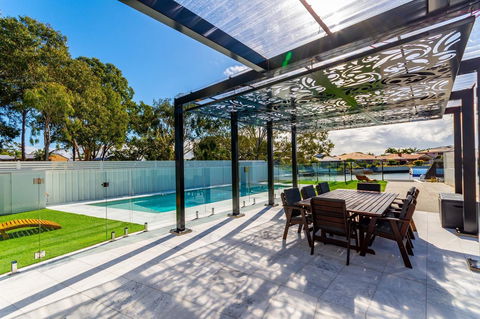 Stunning Canal Home Oh So Close To The Waterfront - Maitland Accommodation 3