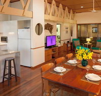 Claytons on Cylinder Beach Front - Maitland Accommodation