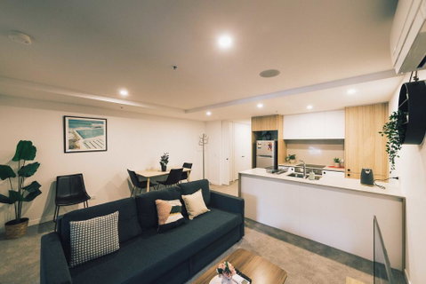 Mid Night Apartment Canberra City Onsite Parking - Maitland Accommodation 3