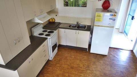 'AFRAME Tarcoola Cottage' 29 The Parade, North Haven - Maitland Accommodation 3