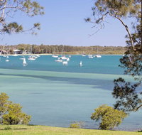 'Corlette Waterfront' 2/44 Danalene Parade - Waterfront Luxury WIFI Aircon Boat Parking - Maitland Accommodation