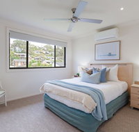 'Sandy Point Haven' 21a Sandy Point Rd - Stylish Haven with WIFI Air conditioning  Water views - Maitland Accommodation