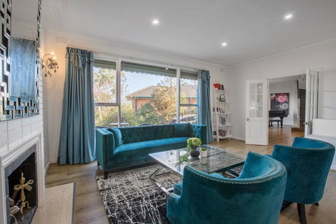 , , , Alice Wonderland, , ,  In 4 Beds House - Maitland Accommodation 0