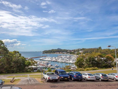 1 'Laman Lodge', 15 Laman Street - Stunning Air Conditioned Unit With Water Views And WIFI - Maitland Accommodation 2