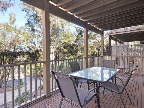 1 Bedroom Executive Villa Located Within Cypress Lakes - Maitland Accommodation 0