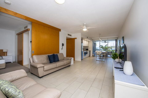 1 Bright Point Apartment 2204 - Maitland Accommodation 3