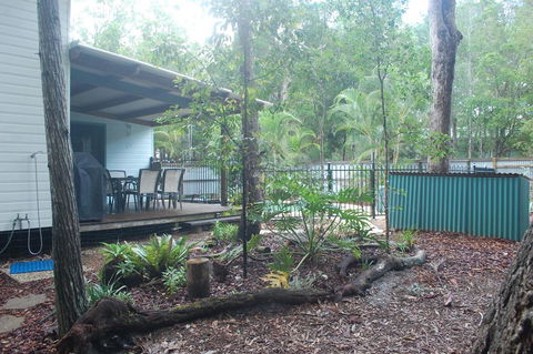 1 Naiad Court - Lowset Family Home With Swimming Pool And Covered Deck. Pet Friendly - Maitland Accommodation 2