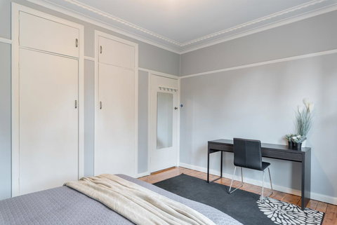 1 Private Double Room In Carramar 1 Minute Walk To Station - SHAREHOUSE - Maitland Accommodation 0