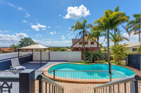 1-33 Tingira Close - Rainbow Beach, Gorgeous Ocean Views, Swimming Pool, Air Conditioning - Maitland Accommodation 3