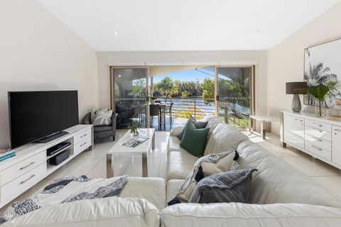 1/106 Noosa Parade - Maitland Accommodation 2