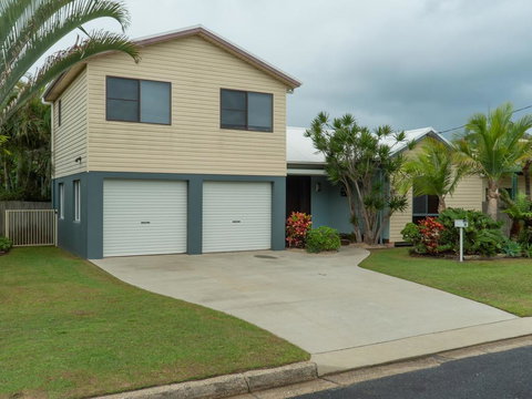 10 Bellgrove Street - Sawtell, NSW - Maitland Accommodation 0