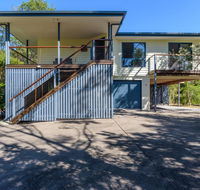 12 Ibis Court - Highset beach house with natural bushland gardens and covered decks - Maitland Accommodation