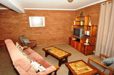 16 Haddrill Parade - Maitland Accommodation 1