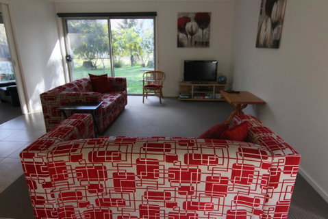 19 Georgian Court - Maitland Accommodation 2