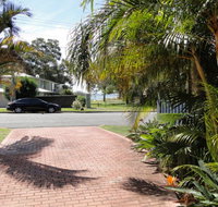 2 'Copacabana' 61 Sandy Point Road - cute unit with water views from the balcony - Maitland Accommodation