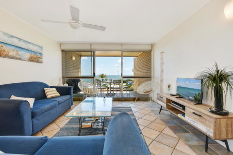 2 Bedroom Top Floor Unit - Ocean Views And Pool - Maitland Accommodation 0
