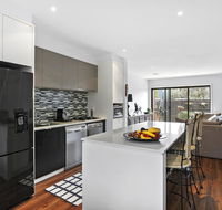 2 Bedroom Townhouse - Family  Corporate Bookings Only - Maitland Accommodation
