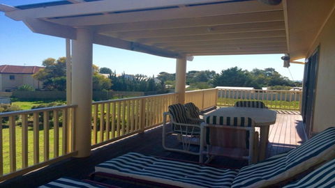 22 Broadbeach Drive - Maitland Accommodation 1